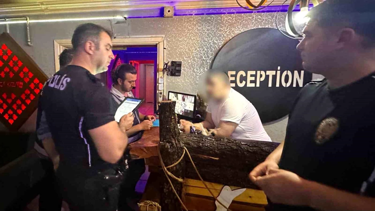 Bursa\'da 150 polis katılımıyla masaj salonlarına şok denetimleri yapıldı