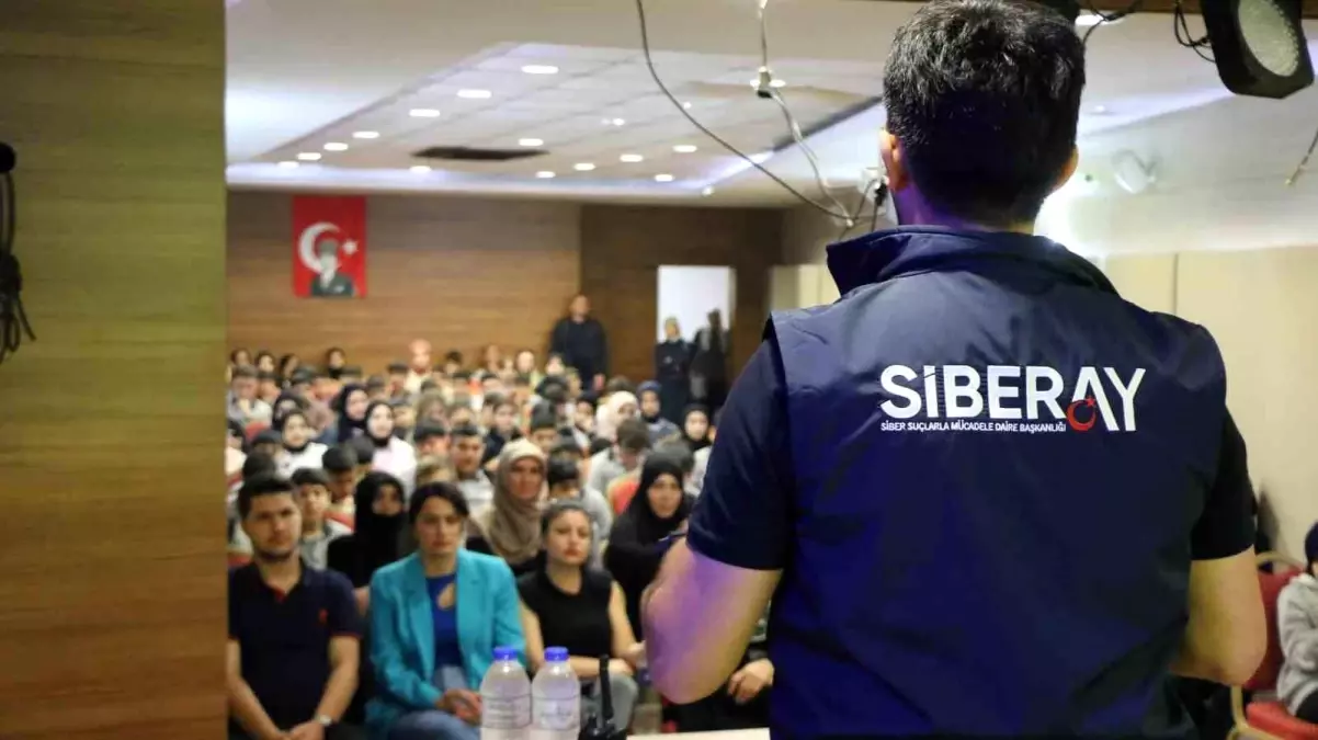 Tekirdağ İl Emniyet Müdürlüğü\'nden öğrencilere siber güvenlik eğitimi