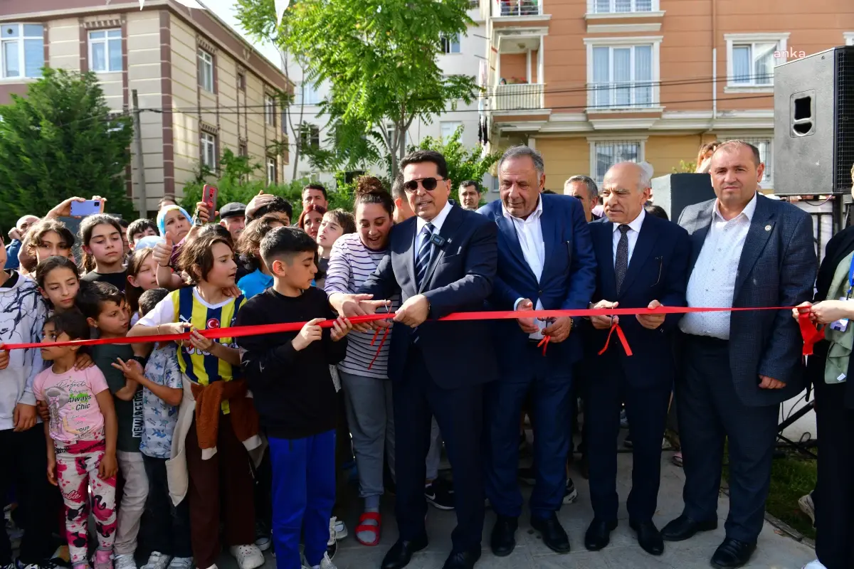 Esenyurt Belediyesi, Akçaburgaz Mahallesi\'nde yeni parkı hizmete açtı