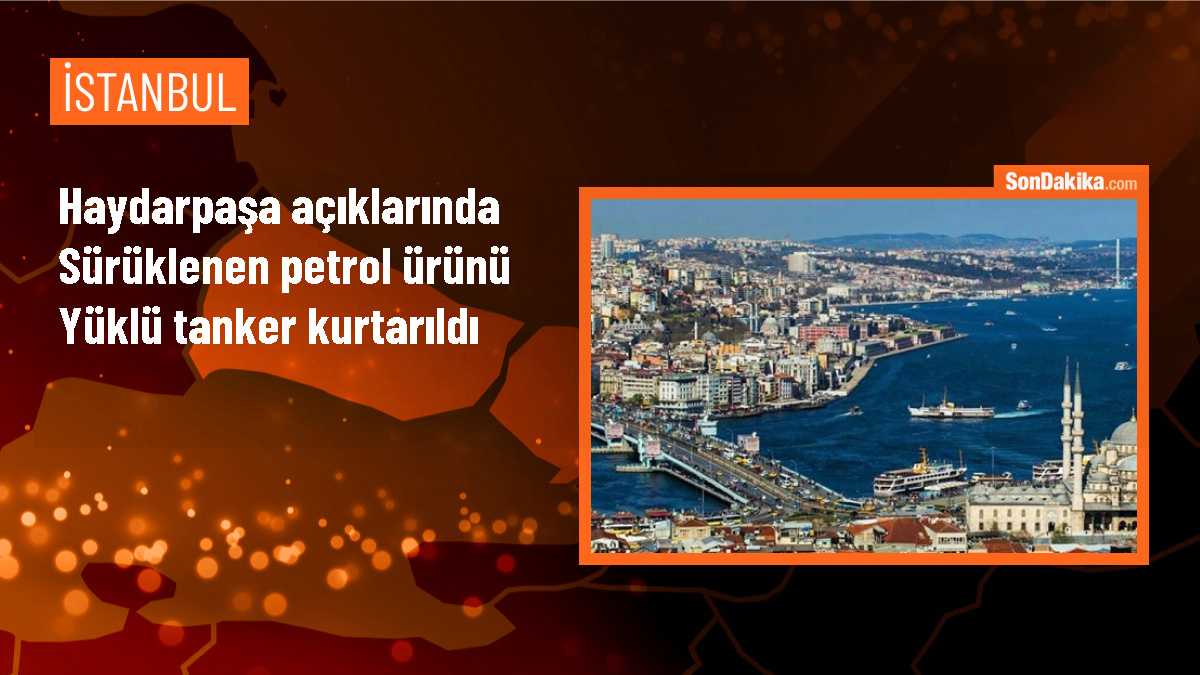 İstanbul Haydarpaşa Limanı\'nda petrol yüklü tanker karaya sürüklendi