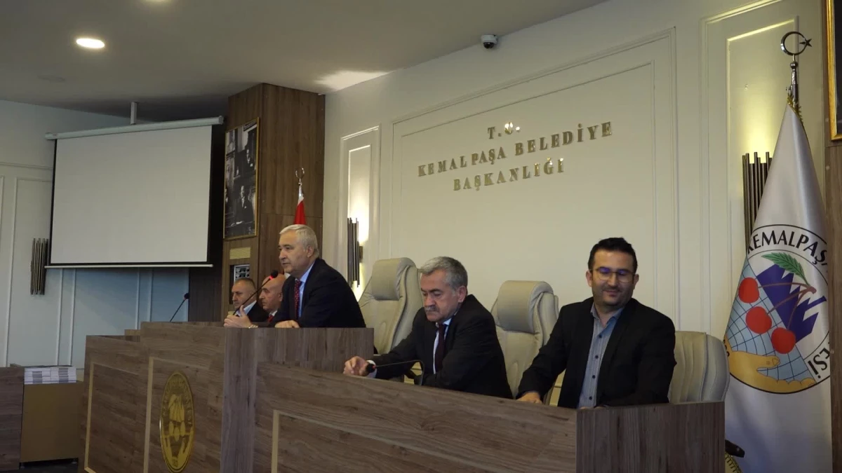 Kemalpaşa Belediye Başkanı Mehmet Türkmen Muhtarlarla Bir Araya Geldi