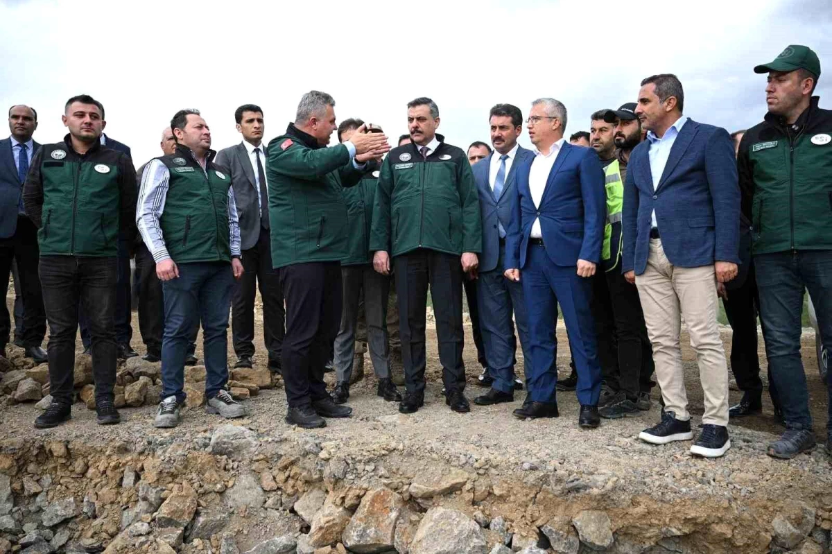 Erzurum Valisi Mustafa Çiftçi Narman Şehitler Barajı\'nda incelemelerde bulundu