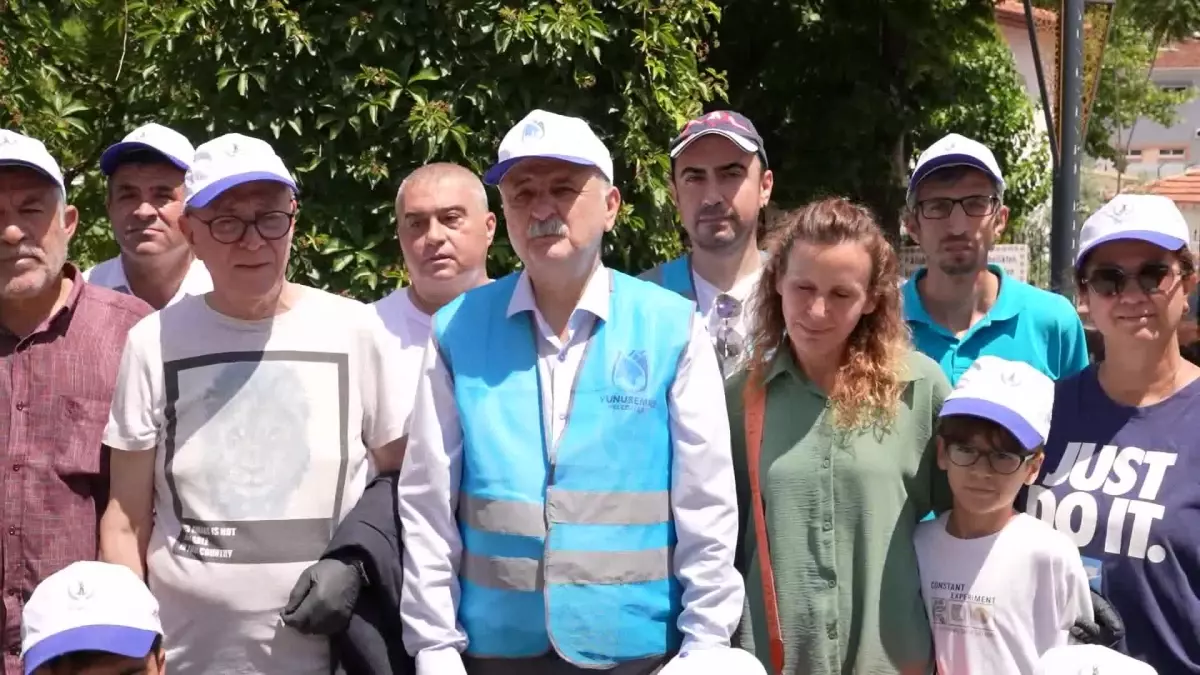 Yunusemre Belediyesi Temizlik Kampanyası Akmescit Mahallesinde Devam Ediyor