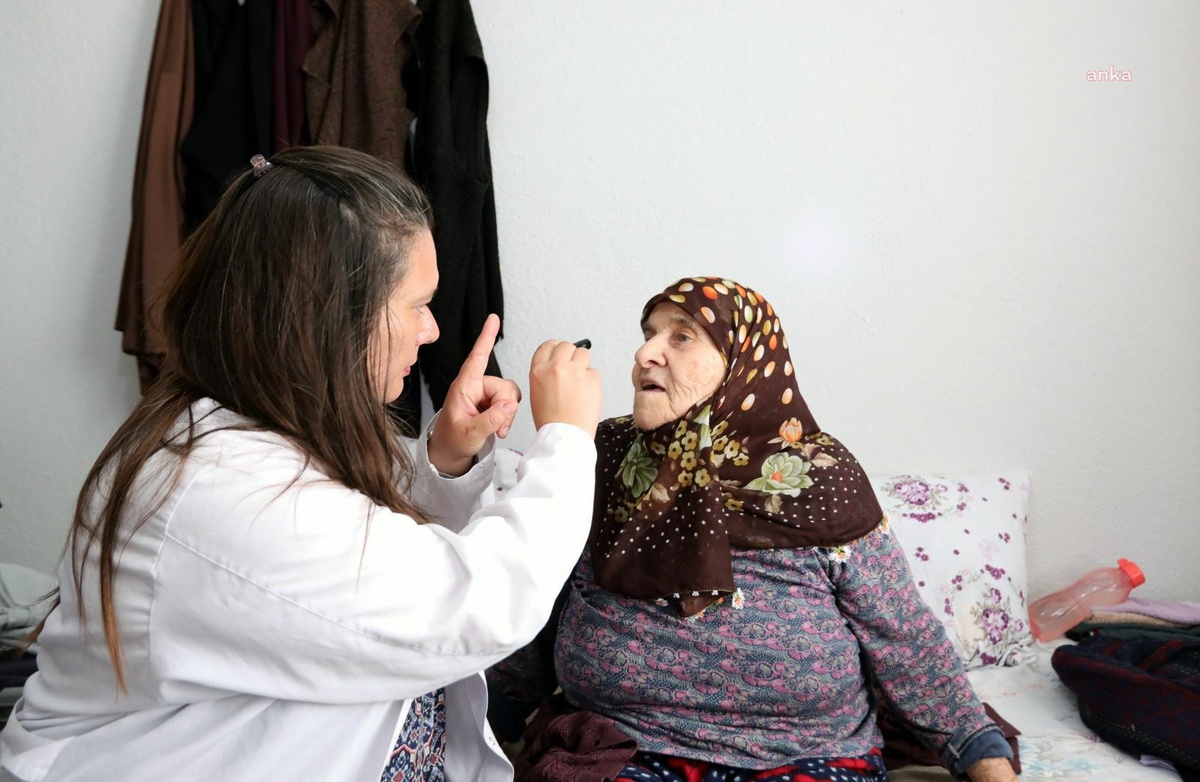 Bayraklı Belediyesi Vatandaşlara Ücretsiz Sağlık Hizmeti Sunuyor