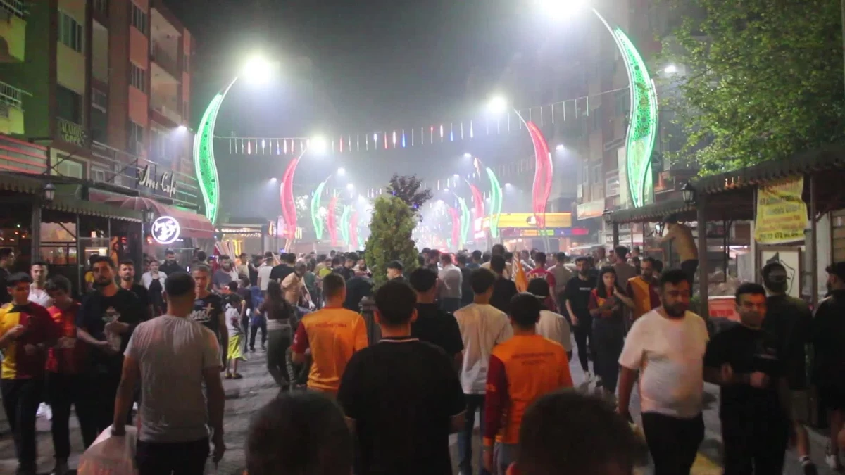 Galatasaray\'ın şampiyonluk kutlamalarında gerginlik yaşandı