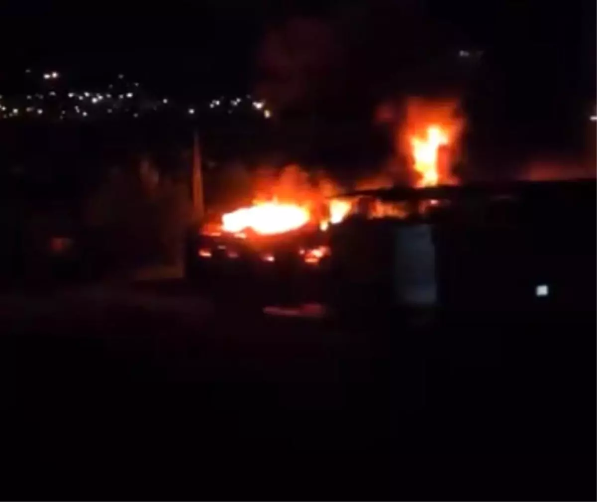 Diyarbakır\'da yıldırım düşmesi sonucu depo küle döndü