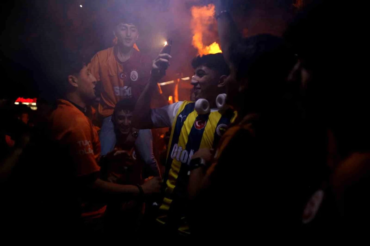Galatasaray\'ın şampiyonluğu Bursa\'da coşkuyla kutlandı
