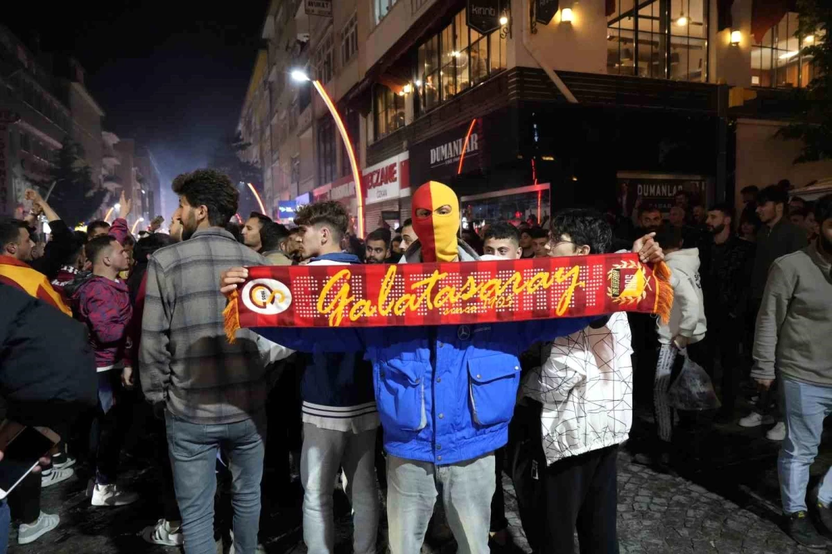 Galatasaray, Konyaspor\'u mağlup ederek şampiyonluğunu ilan etti