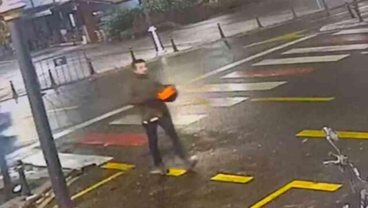 İstanbul'da üniversiteli genç kızın bıçaklandığı olayın görüntüleri ortaya çıktı: 'Görürseniz mutlaka ihbar edin'