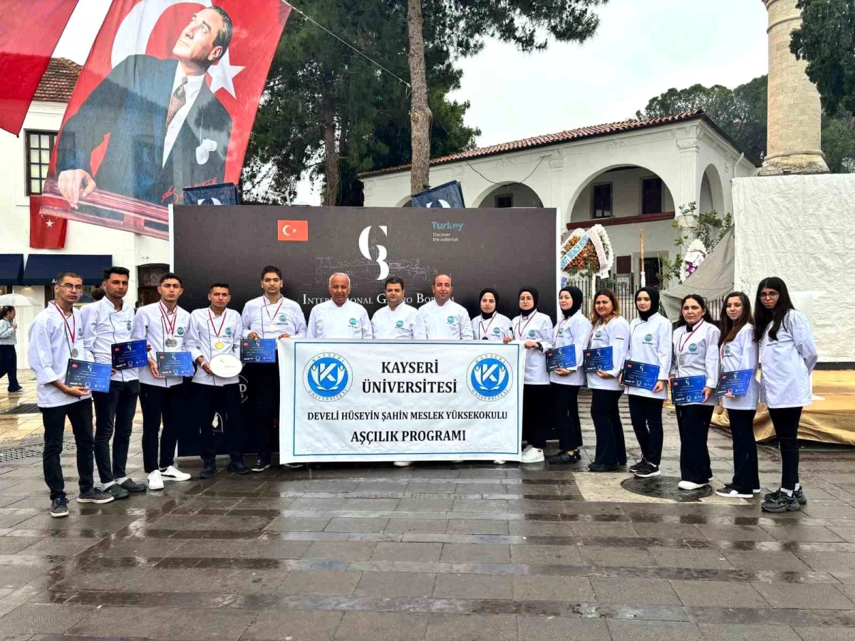 Kayseri Üniversitesi Develi Hüseyin Şahin MYO Aşçılık Programı Öğrencileri Yemek Yarışmalarında Başarı Kazandı