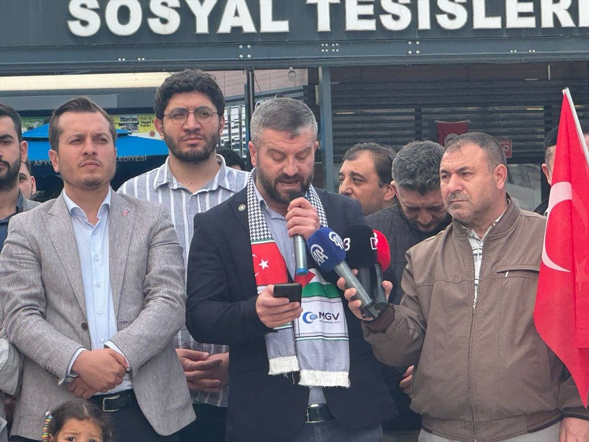 İsrail\'in Filistinli mültecilerin bulunduğu kampa düzenlediği saldırı Afyonkarahisar\'da protesto edildi