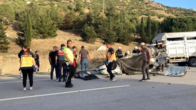 3 kişinin öldüğü kazada acı detay! Nişanlarının olduğu akşam can verdiler