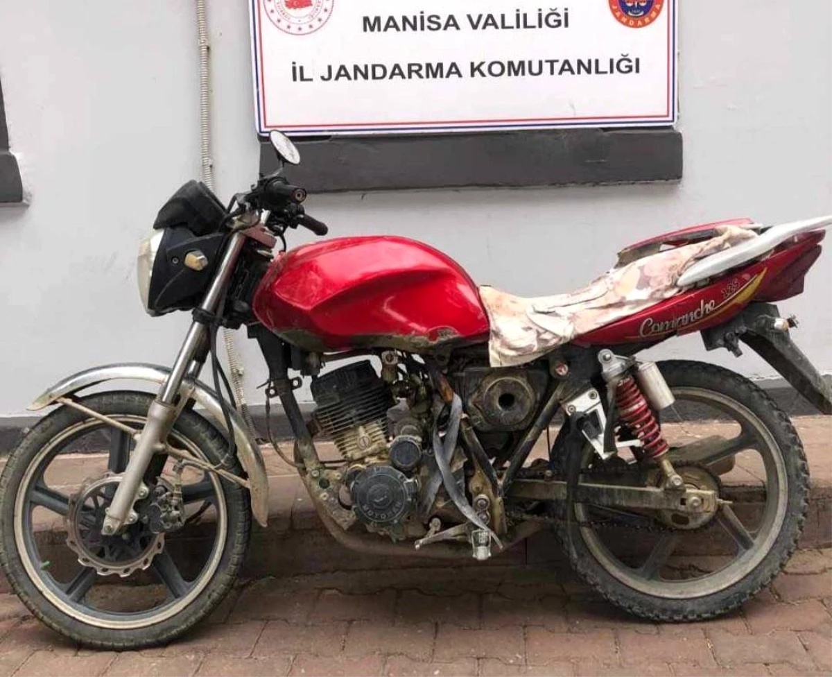 Manisa\'da Çalınan Motosiklet Jandarmanın Çalışmalarıyla Bulundu