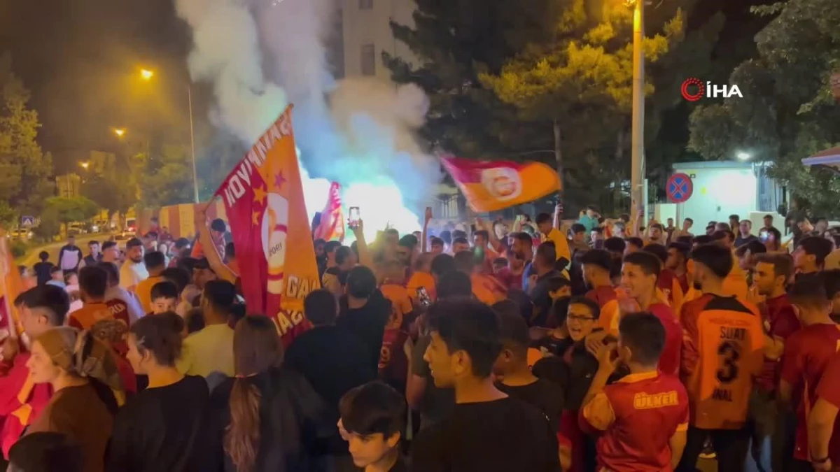 Diyarbakır, Şırnak ve Mardin\'de Galatasaray\'ın şampiyonluğu kutlandı