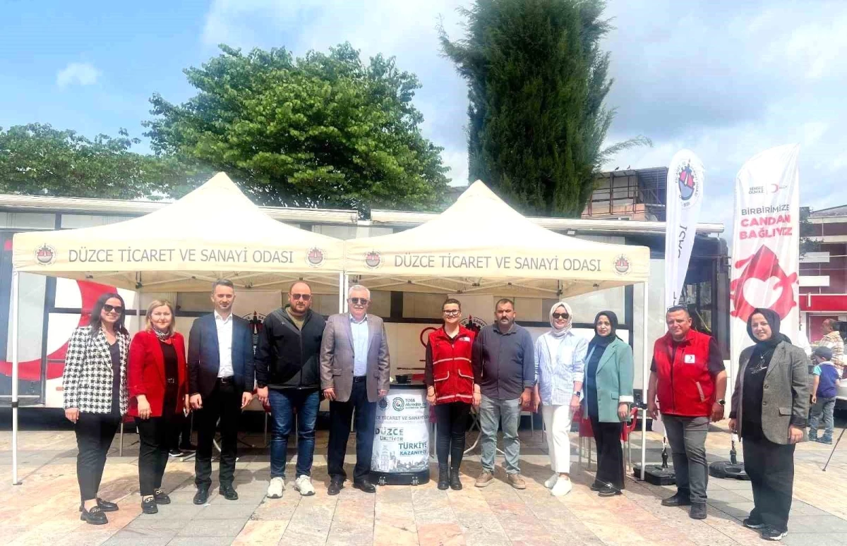 DTSO Üyeleri Türk Kızılayı\'na Kan Bağışı Yaptı