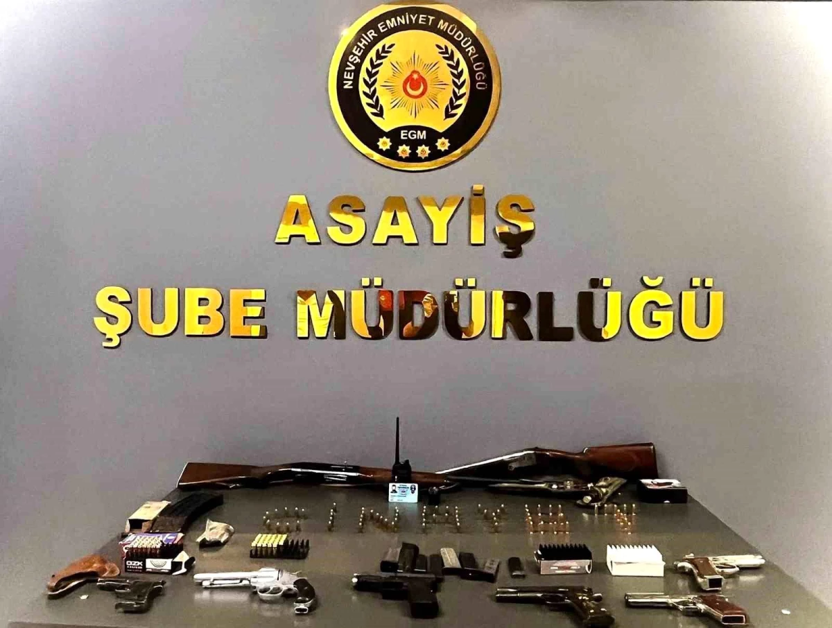 Sakarya Emniyet Müdürlüğü Tarafından Aranan Silah Kaçakçısı Nevşehir\'de Yakalandı
