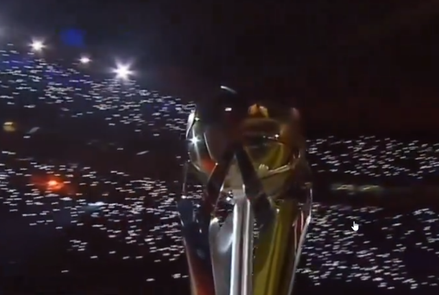Galatasaray'dan şampiyonluk kutlamalarında Fenerbahçe'ye Süper Kupa göndermesi