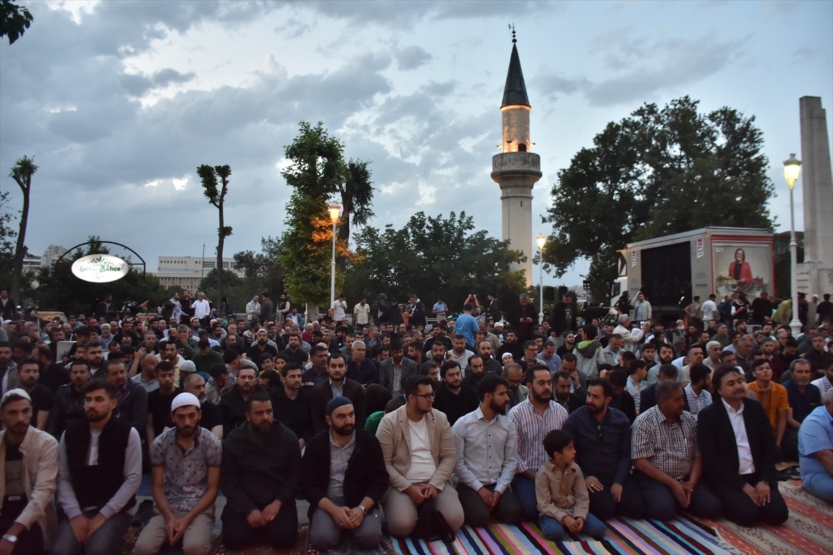 Gaziantep\'te İsrail\'in Filistinlilere yönelik saldırısı protesto edildi