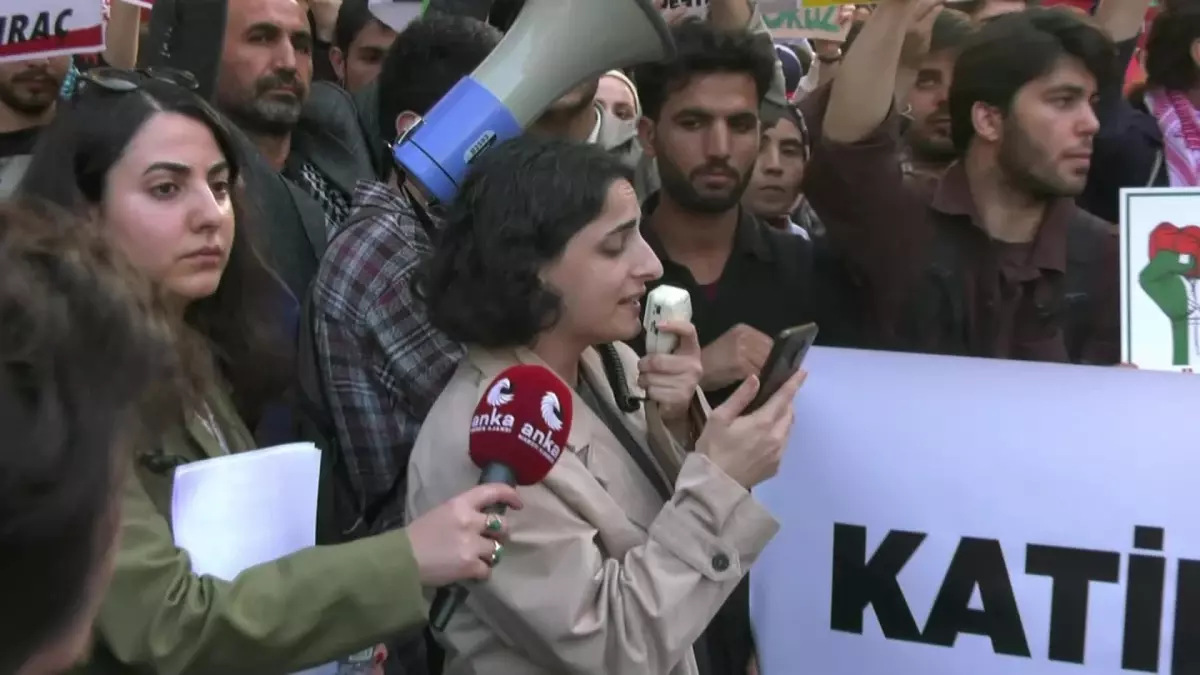 İstanbul\'da İsrail\'in Filistin saldırısı protesto edildi