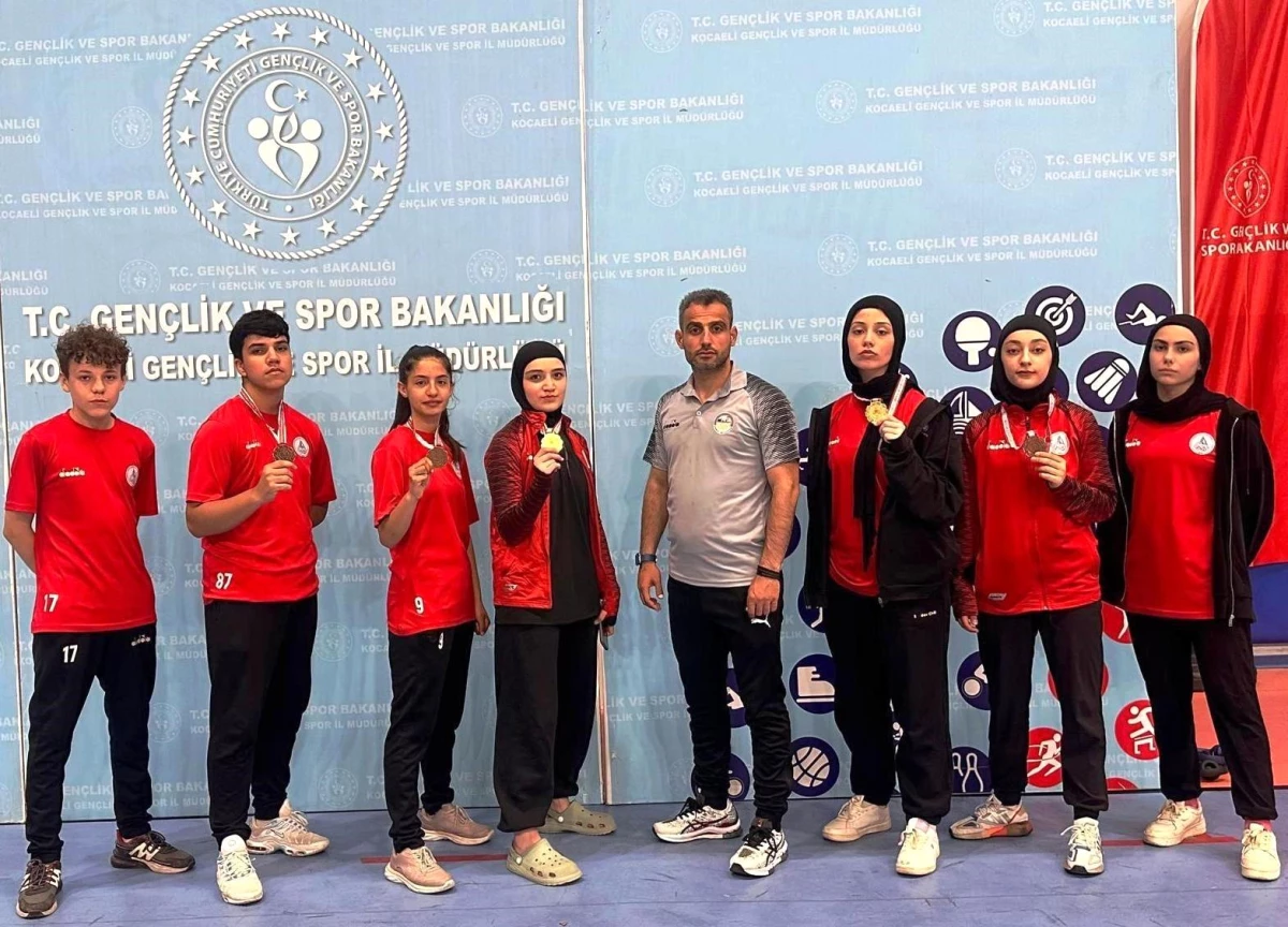 Körfez Gençlerbirliği Spor Kulübü, Kocaeli Karate İl Şampiyonası\'nda başarılarıyla göz doldurdu