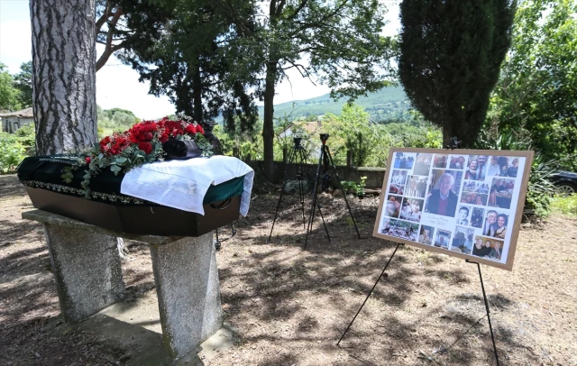 Kayıp Ekonomist Korhan Berzeg'in Kemikleri Toprağa Verildi