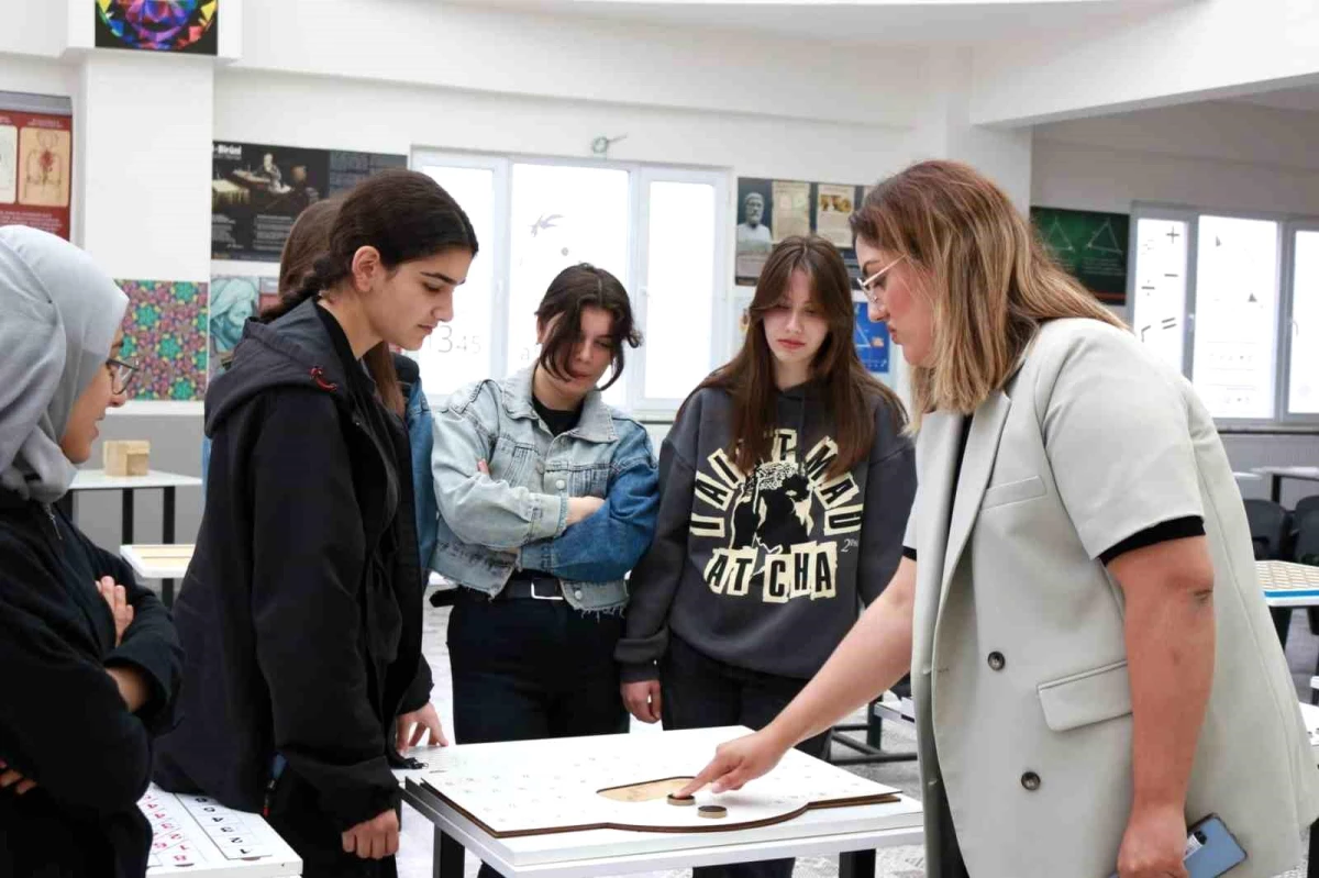 Bilecik Belediyesi Matematik Müzesi, öğrencilere proje hazırlama imkanı sunuyor