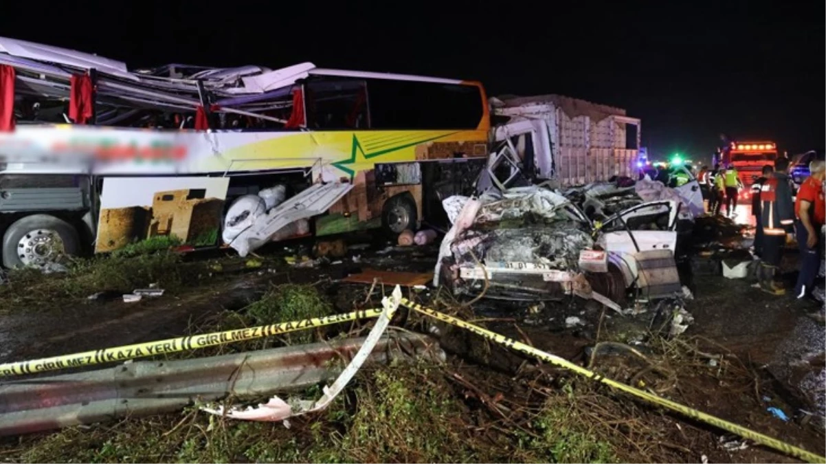 Mersin\'deki zincirleme kazada hayatını kaybeden 10 kişinin kimlikleri belli oldu