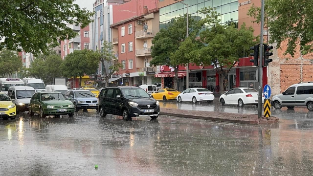 Meteoroloji'den 20 kent için sarı uyarı! Aralarında Ankara da var