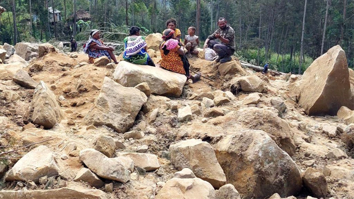 Papua Yeni Gine\'deki Toprak Kayması Sonucu Binlerce Kişi Kayıp