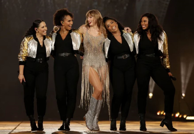 Taylor Swift Eras Turnesi için makyaj, saçı ve elbisesi için 4.3 milyon dolar harcadı