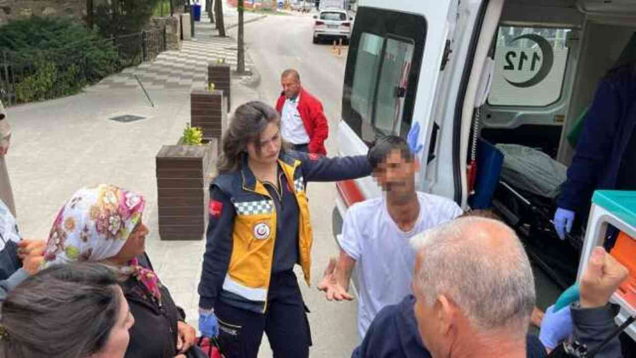 '7 çocuğum aç' deyip kendine zarar verdi! Üzerine kayıtlı 6 araç çıktı '7 çocuğum aç' deyip kendine zarar verdi! Üzerine kayıtlı 6 araç çıktı