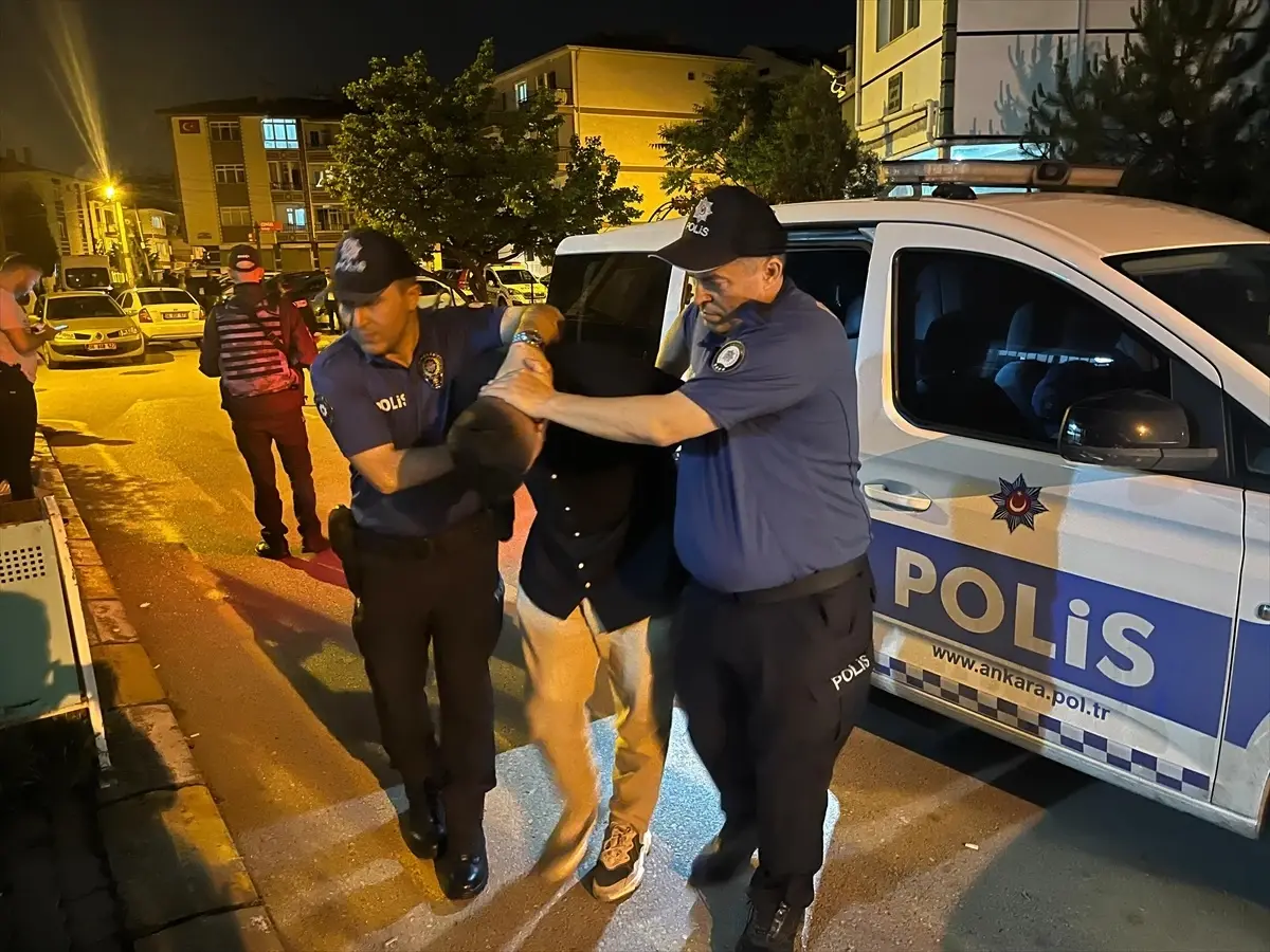 Ankara Sincan\'da seyir halindeki araçtan silahlı saldırı: 2 şüpheli gözaltına alındı