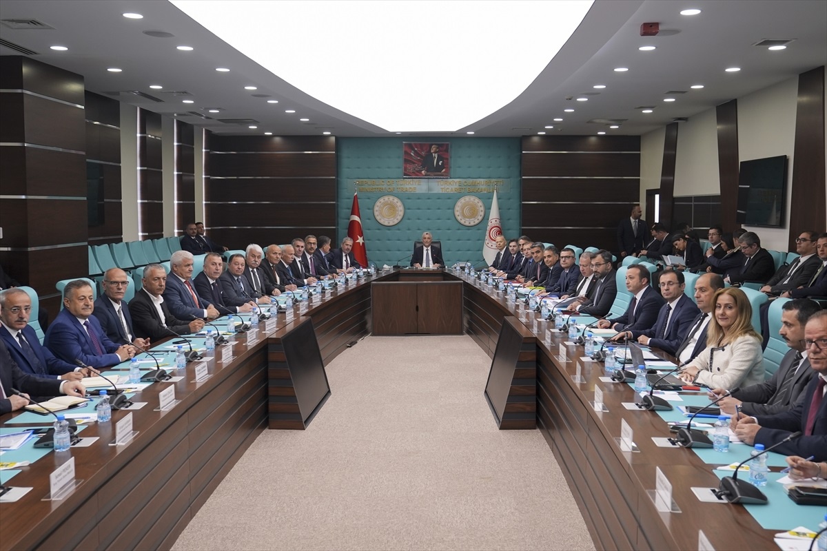 Ticaret Bakanı: Kooperatifler 2022-2023 sezonunda ihracata 53 milyon dolar ve 7,4 milyon avro katkı sağladı