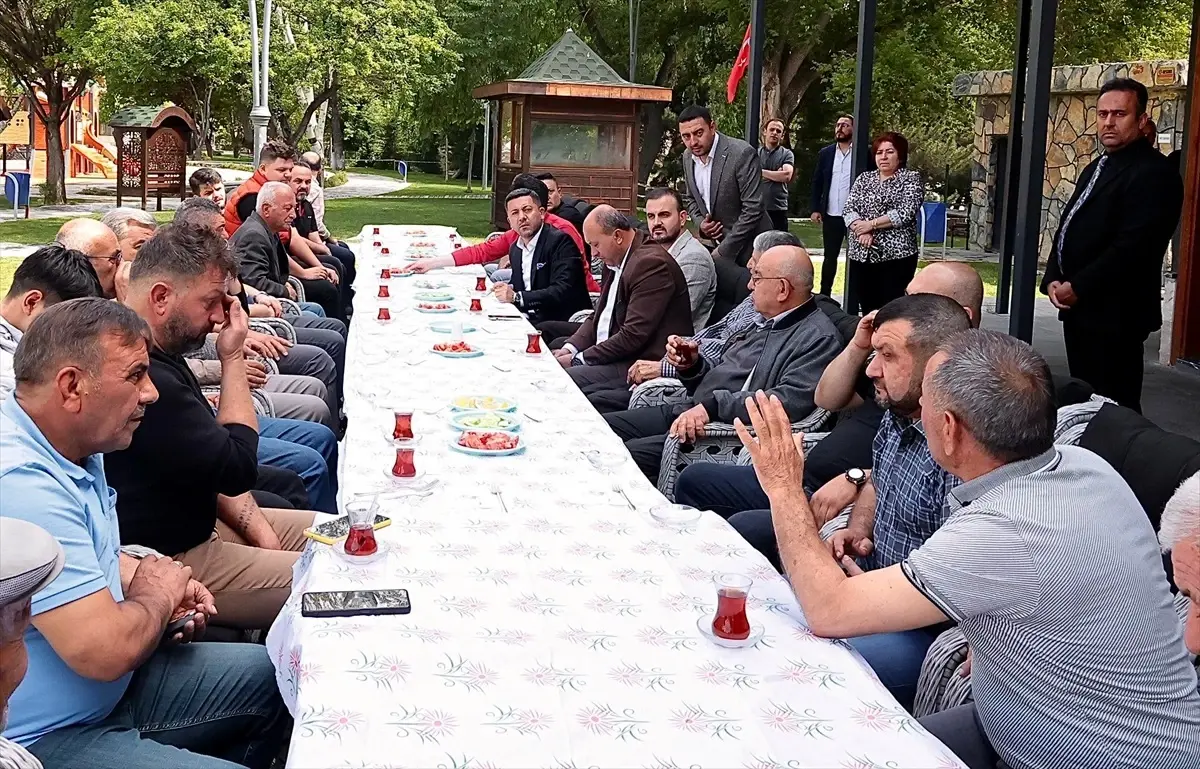 Nevşehir Belediye Başkanı Rasim Arı, Esnafın Sorunlarını Dinledi