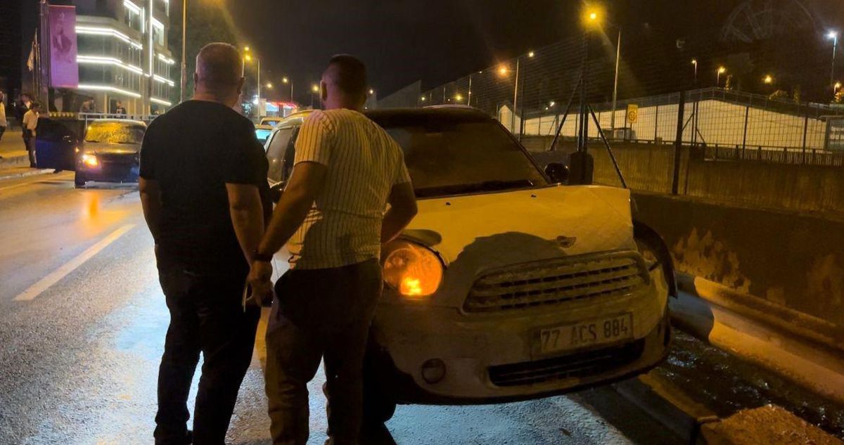 Bursa\'da kontrolden çıkan otomobil alev aldı, sürücü hafif yaralandı