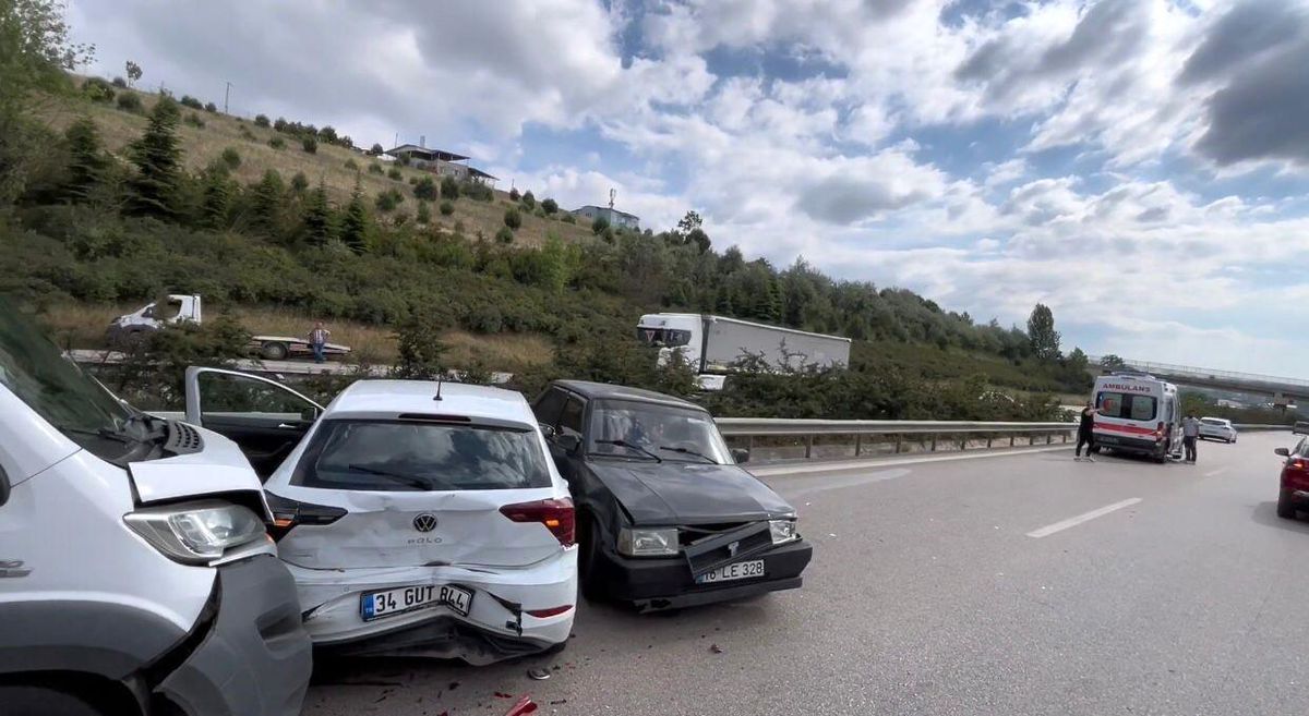 Bursa\'da otobanda zincirleme kaza: Yaralanan olmadı