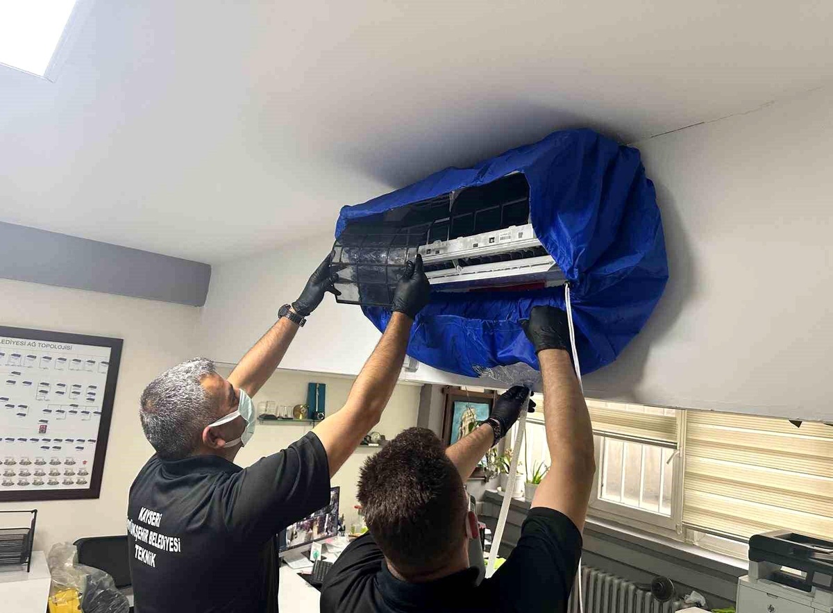 Kayseri Büyükşehir Belediyesi, enerji tasarrufu için klima bakımı yaptı