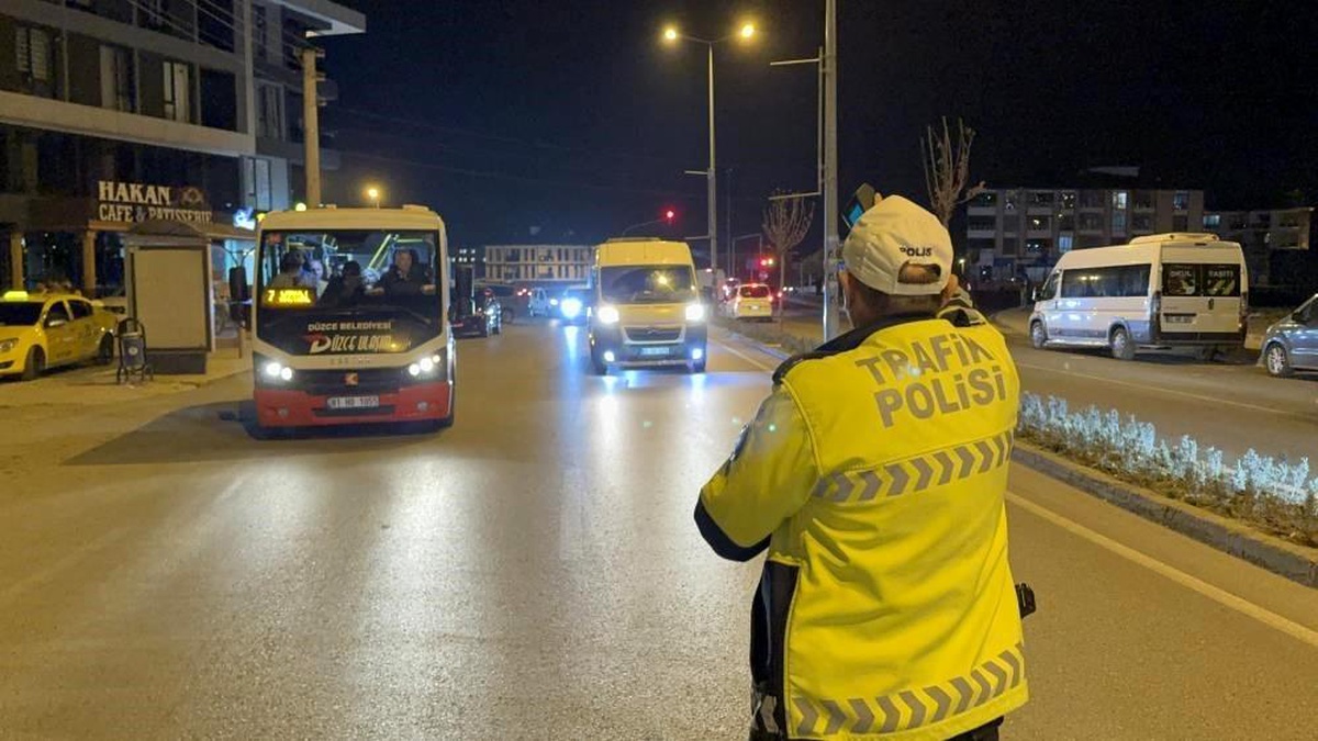 Düzce\'de yapılan denetimlerde 42 kişi gözaltına alındı