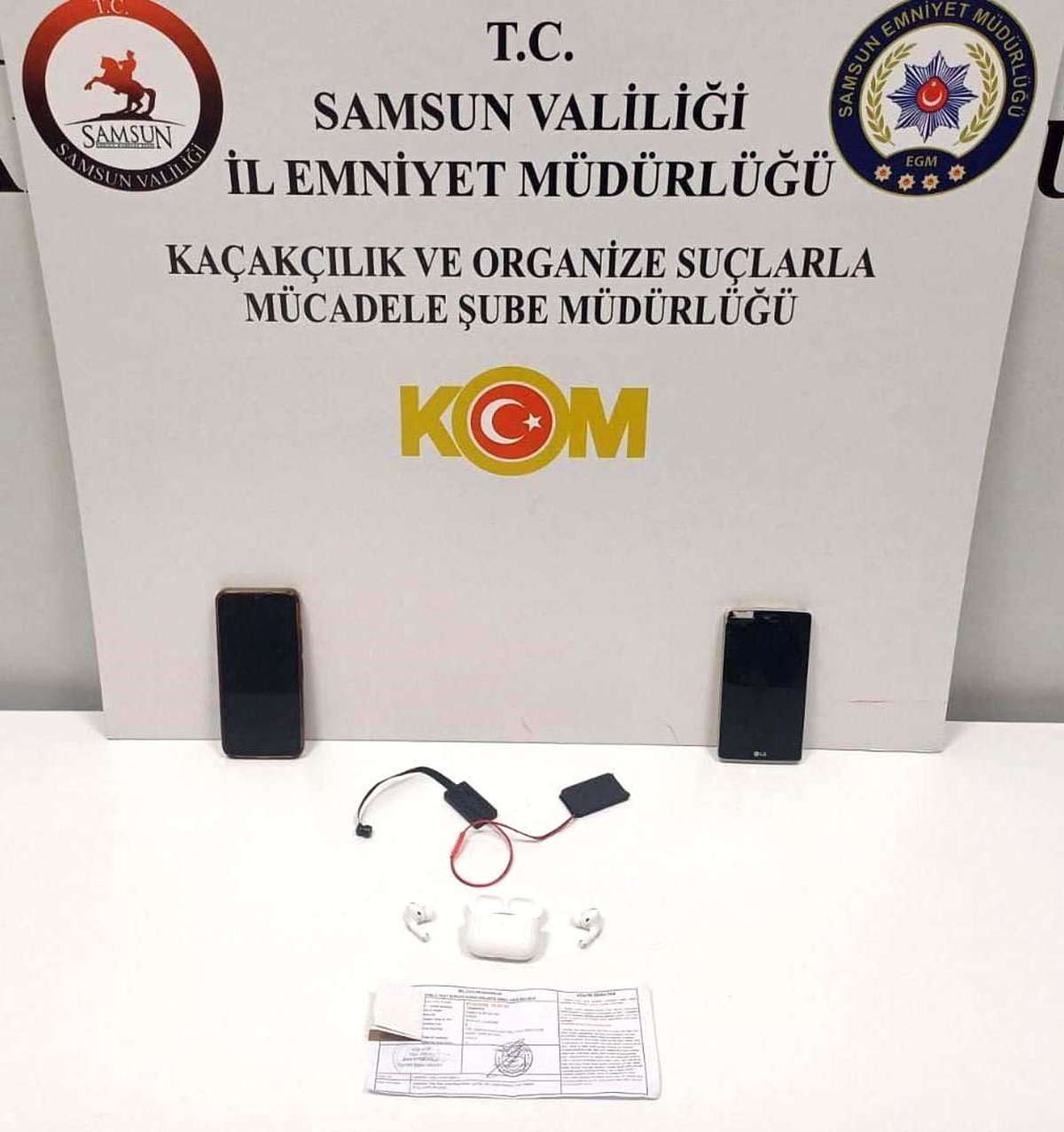 Samsun\'da Sürücü Belgesi Sınavında Kopya Çeken Kadınlar Yakalandı
