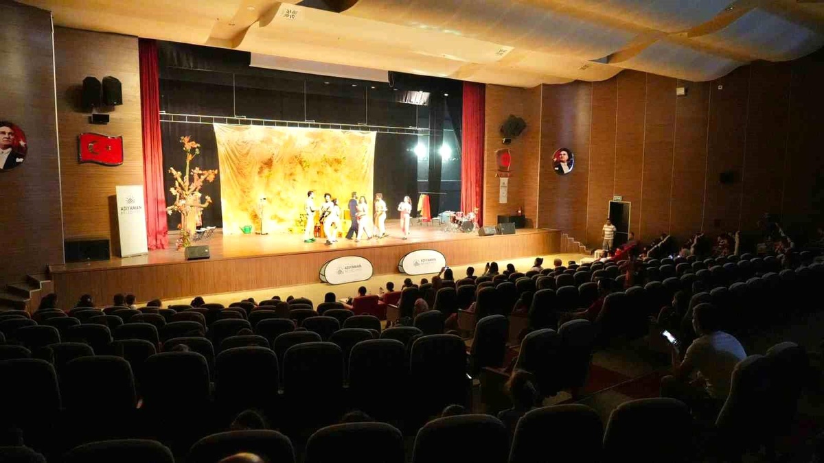 Adıyaman Belediyesi, Eşit Masallar tiyatrosunu miniklerle buluşturdu