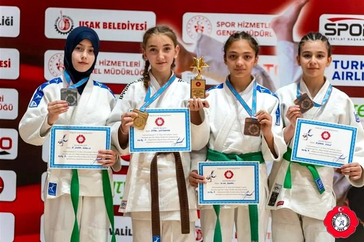 Düzceli Sporcular Judo Spor Toto Minikler Türkiye Şampiyonası\'nda 3 Madalya Kazandı