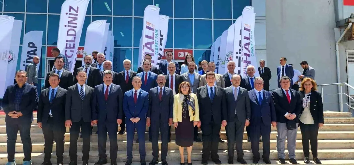 Gaziantep Halı Fuarı Açıldı