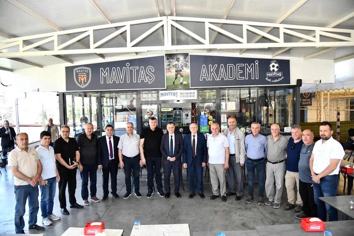 Yunusemre Belediye Başkanı, Madeni Sanatkarlar Odası Üyeleriyle Buluştu