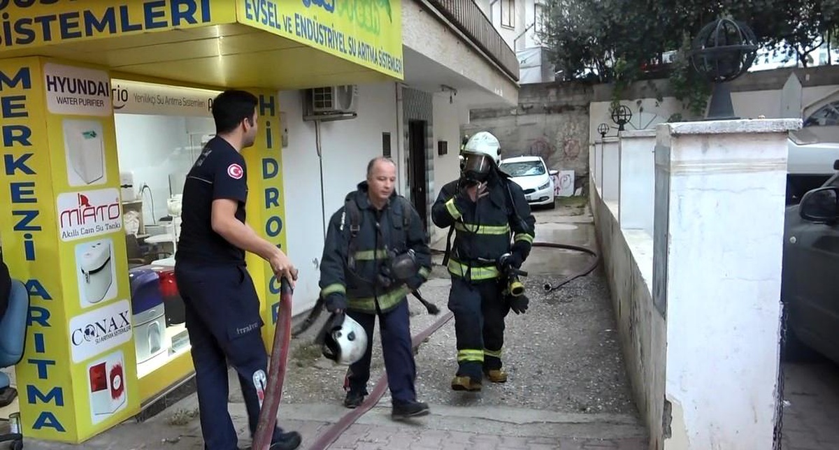 Antalya\'da Apartman Yangını: Maddi Hasar Meydana Geldi