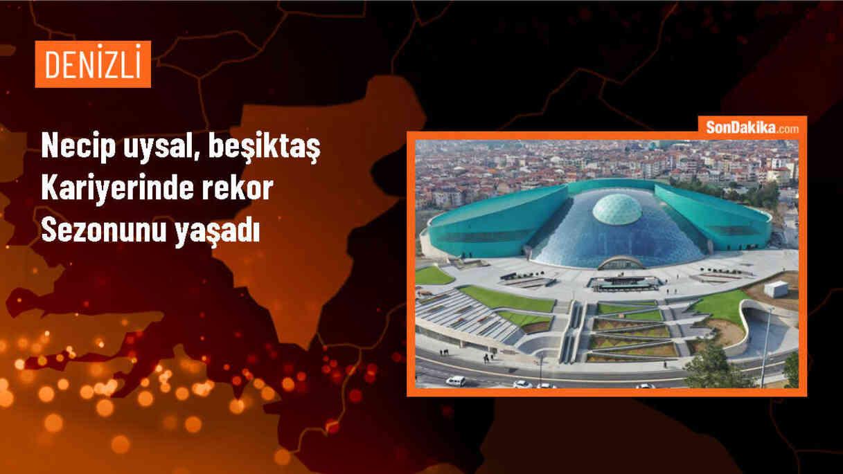 Necip Uysal, Beşiktaş\'ta kariyerinin en istikrarlı sezonunu yaşadı