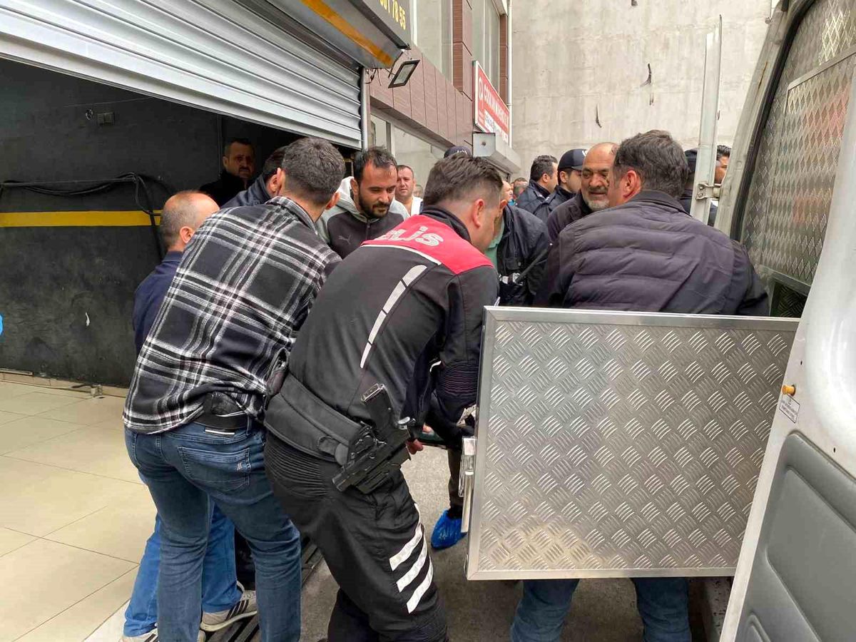 Karabük\'te İş Yerinde Silahla Vurulan Kişi Hayatını Kaybetti