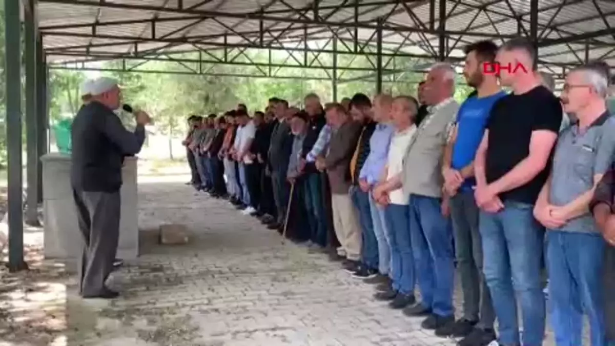 AK Parti Milletvekili Ahmet Kılıç\'ın İçinde Bulunduğu Otomobil Kazaya Karıştı