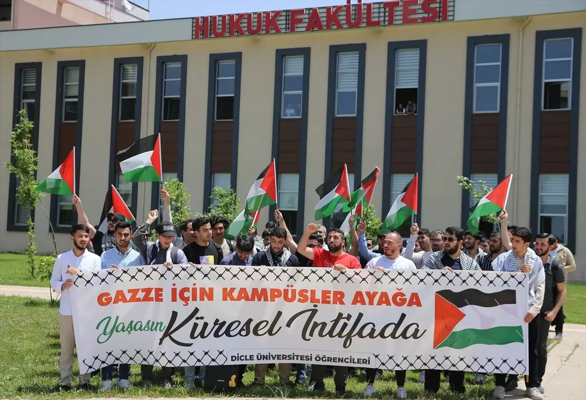 Dicle Üniversitesi öğrencileri İsrail\'in Filistin\'e saldırılarını protesto etti