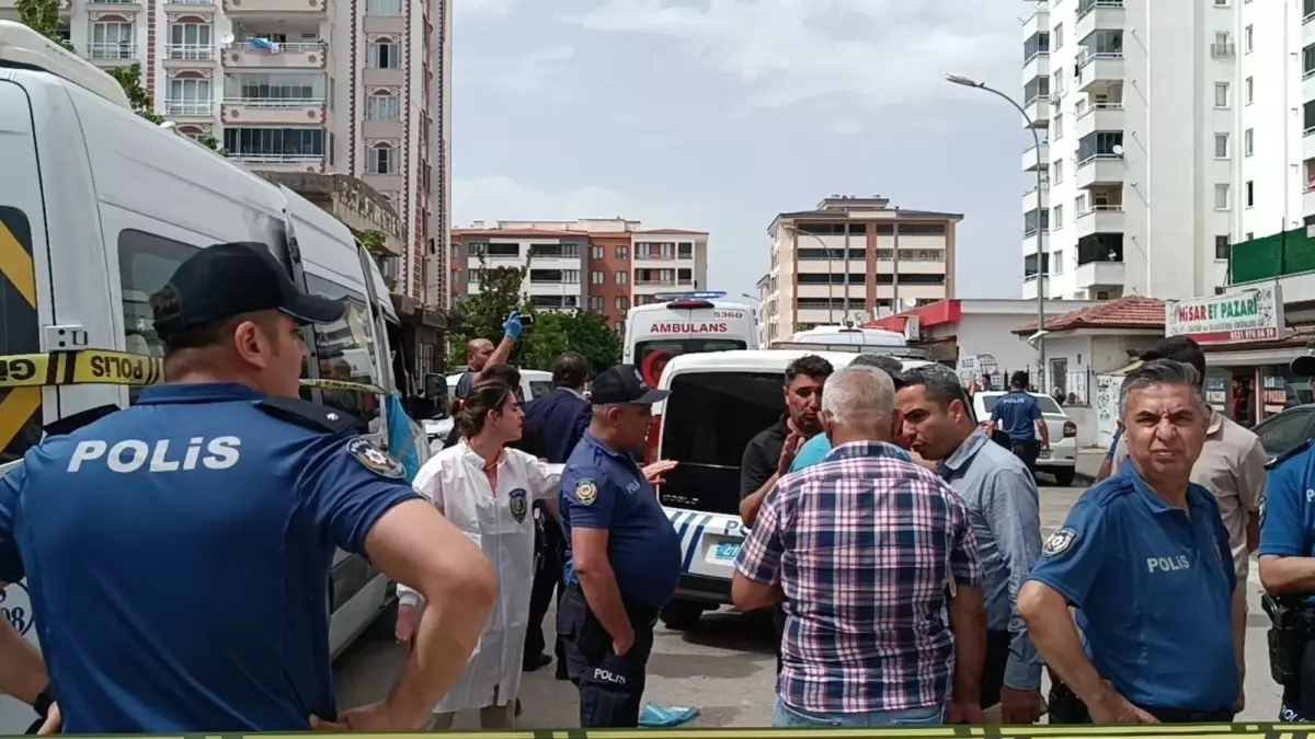 Gaziantep\'te Borç Tartışması Kanlı Bitti: Servis Şoförü Öldürüldü