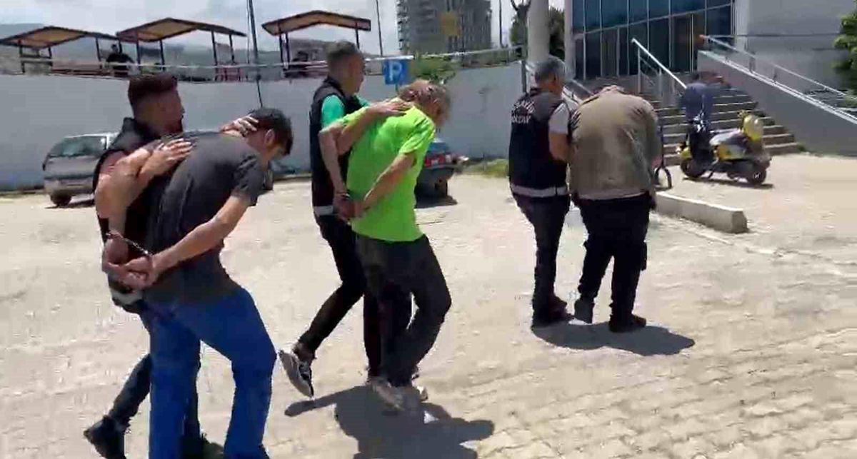 Hatay\'ın İskenderun ilçesinde çeşitli suçlardan aranan 3 şahıs tutuklandı